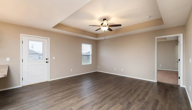 Photo - 3 Bedroom Rental Home In Springfield! Fenced in backyard!