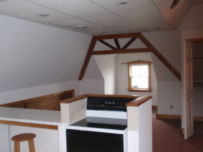 Building Photo - 27 N Franklin St Unit 3rd fl