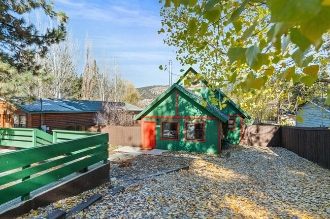 Photo - 1025 E Country Club Blvd