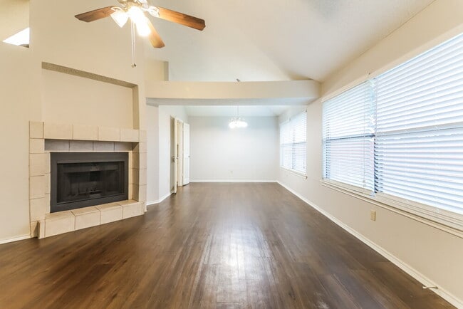 Photo - 3702 Knights Bridge Dr