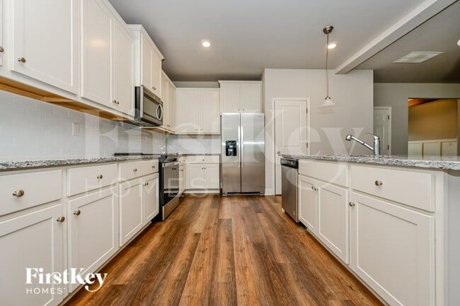 Photo - 215 Cheshire Dr