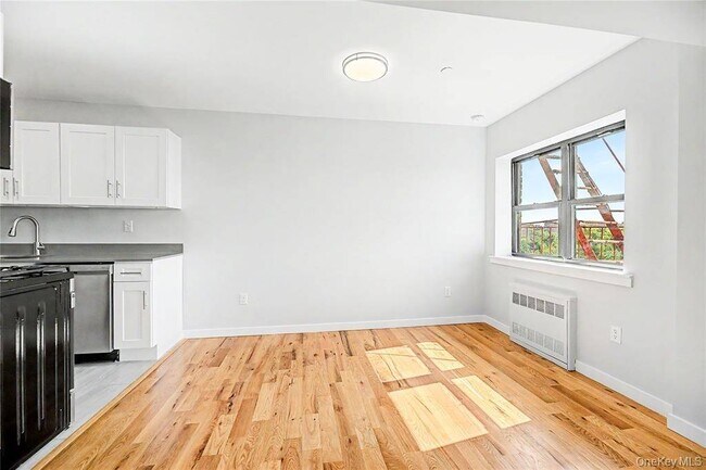 671 Bronx River Rd