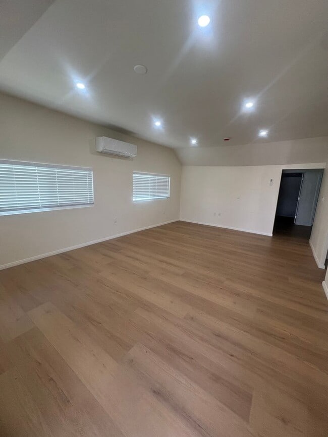 Photo - 232-248 Wolff Street Unidad 234 Wolff Street HOUSE