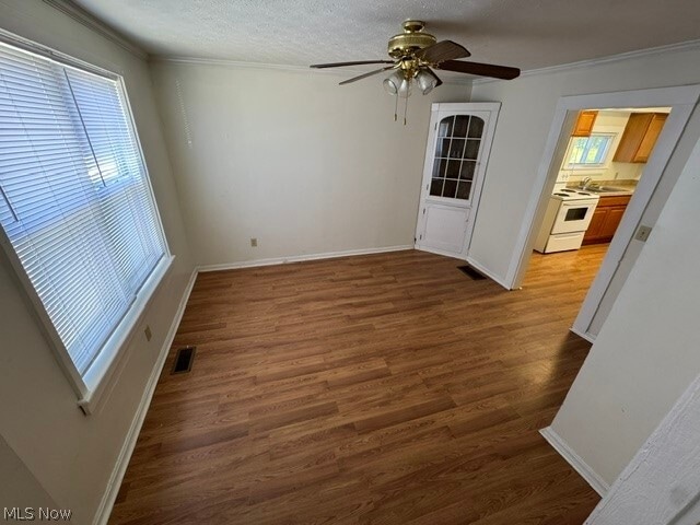 Photo - 12835 Painesville Warren Rd