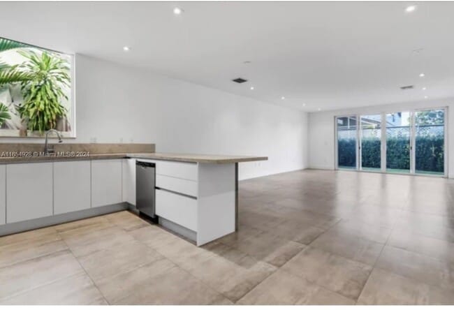 Photo - 2947 SW 27th Ter