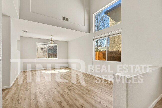 Photo - 11501 Pyrites Way