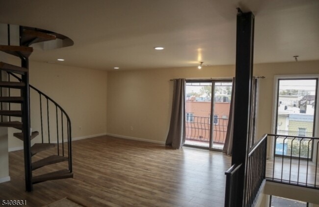 Photo - 59 Wilson Ave Unit 1