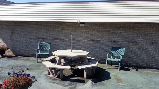 Photo - Carriage Arms