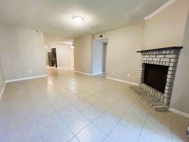 Photo - 2800 Jeanetta St