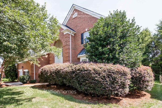 Photo - 5925 Mapleview Pl
