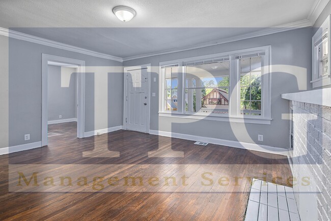 Photo - 1825 E 67th St