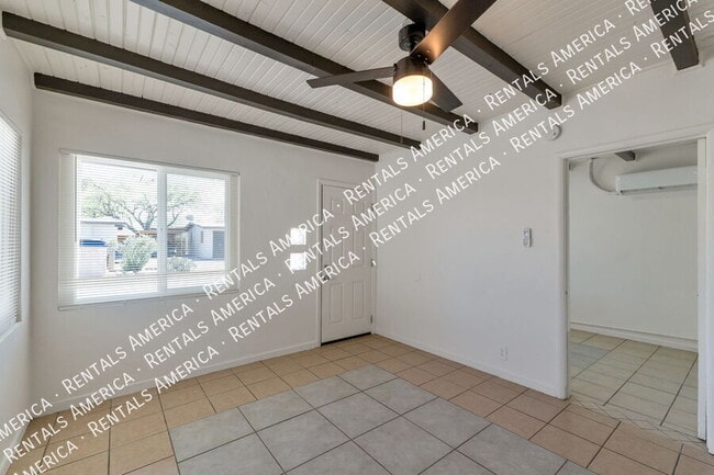 3050 N Sparkman Blvd