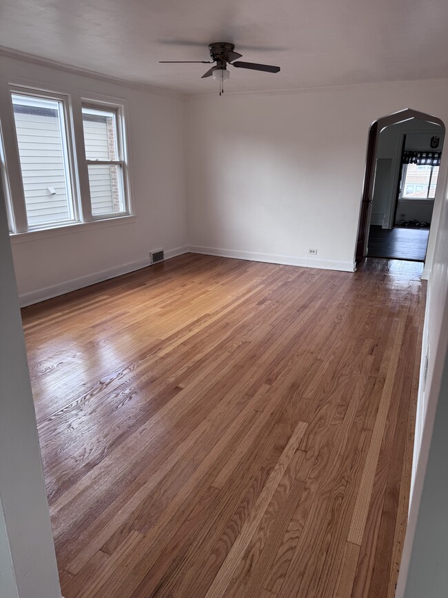 Photo - 2630 Grove Ave Unit Spacious 2-Bedroom Apartment