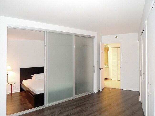 10 Rogers St