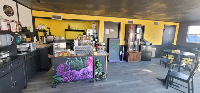 Photo - 2105 N Broadway St