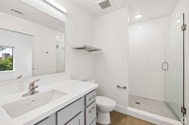 Grand Canyon 2BR, 2BA - 976SF - Primary Bathroom