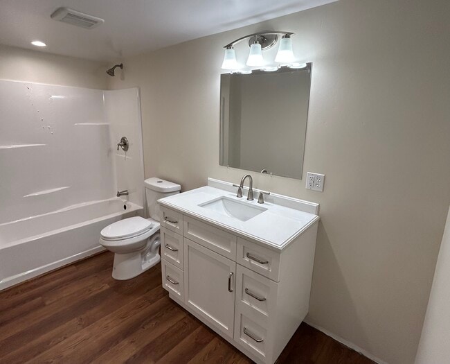 Photo - 1999 Valley Rim Rd