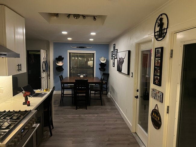Building Photo - 219 D St Rental