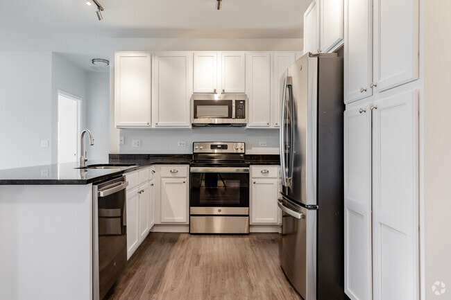 2BR, 2BA - Kitchen