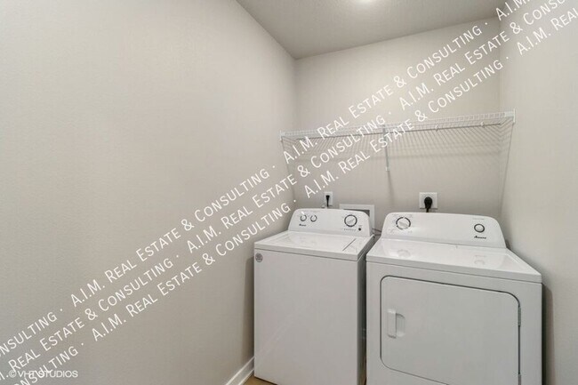 Photo - 2020 Otley Ave Unit 2020 Otley Avenue