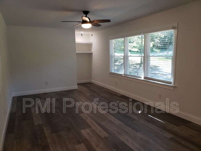 Photo - 3653 Cedar St