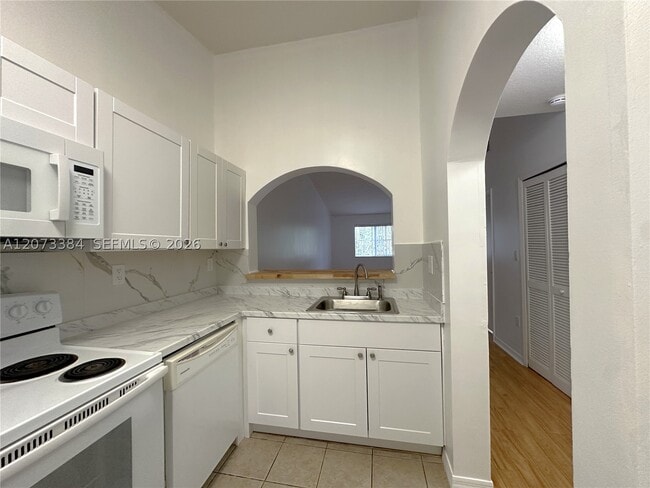 2921 SE 13th Ave Unit 205-48