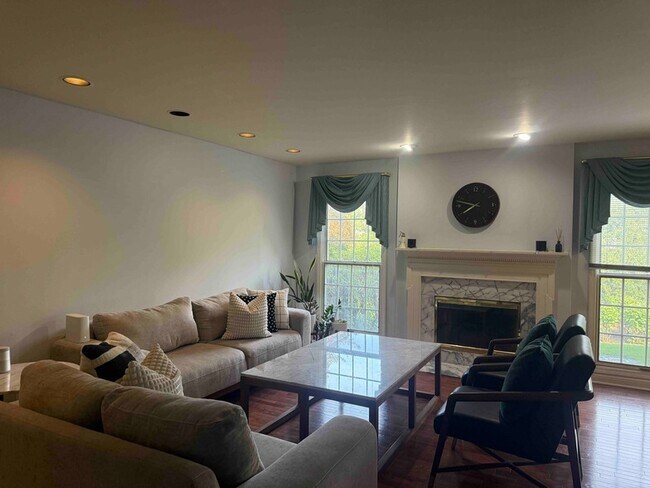 Photo - 803 Marseilles Cir