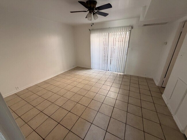 Photo - 820 W Alabama St Unit 6