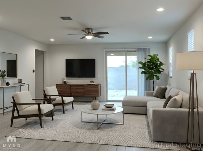 Photo - 815 N 109th Dr