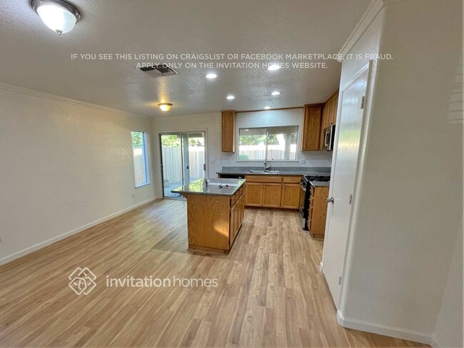 Photo - 456 Victory Ave