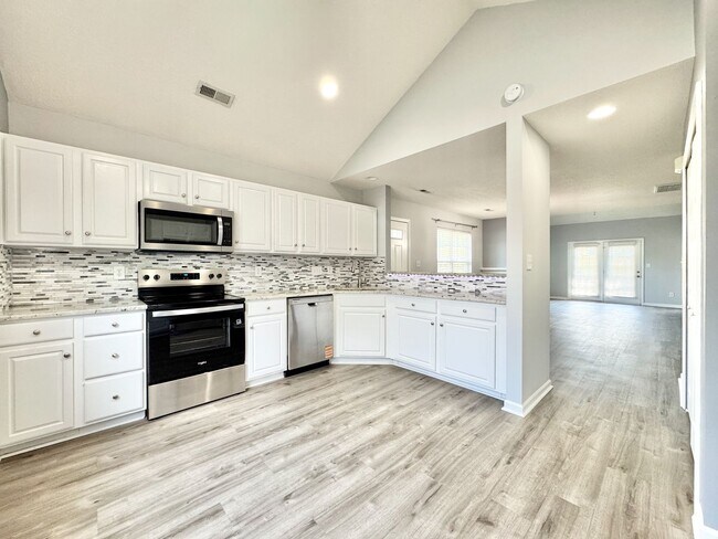 Photo - Updated 2 Bedroom with Loft & Neighborhood Pool!