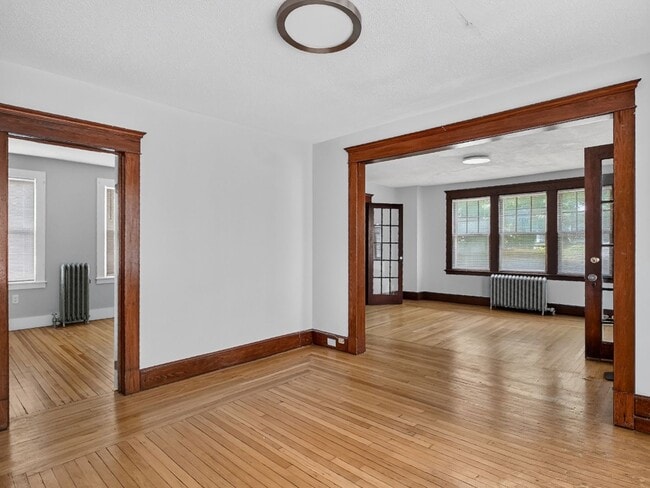 Building Photo - 62-64 Sheldon Terrace Unit 62-1
