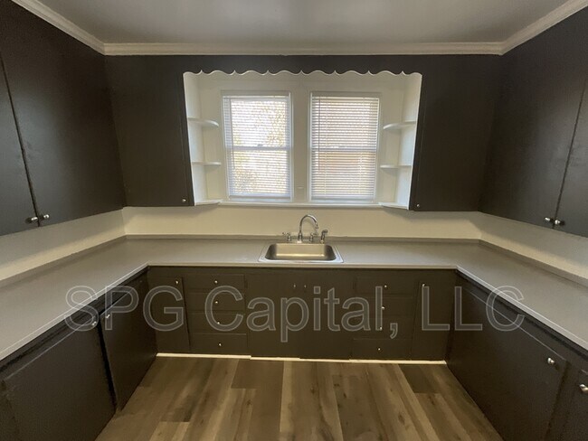 Photo - 573 W Princess St