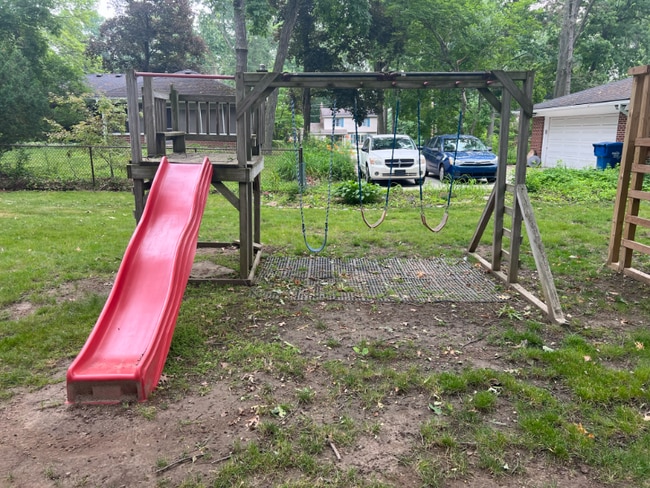 Photo - 3329 Maple Dr