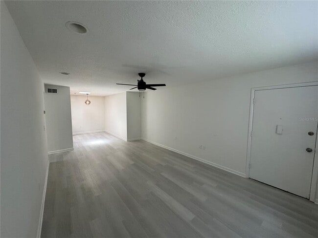 Photo - 2727 W Oak Ridge Rd Unit 3