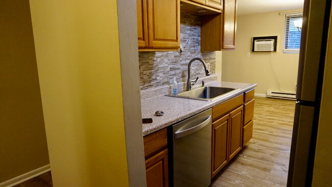 Photo - 555 Village Blvd N