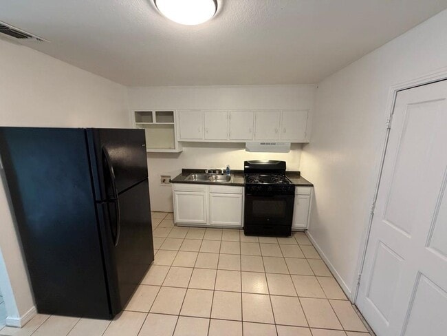 Photo - 6452 Tanner St