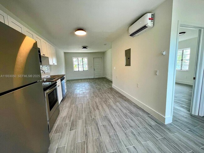 Photo - 455 NE 62nd St Unit 3