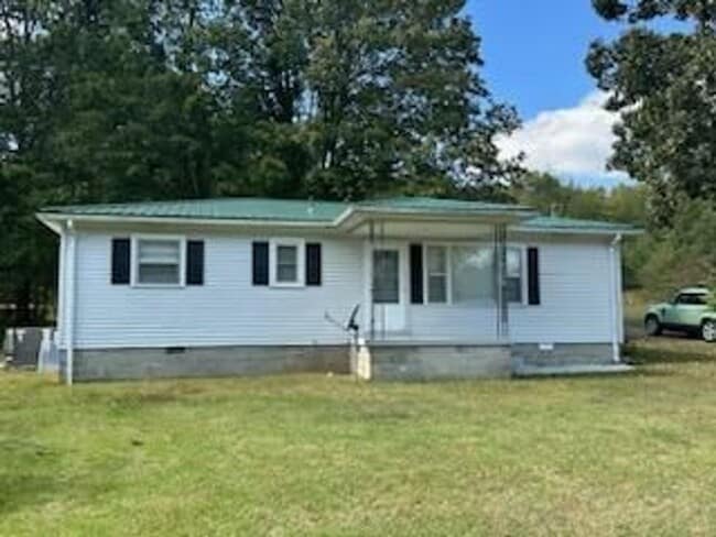 Building Photo - 3 bdr 1 bath Country living. Near I40. Sits on 1 acre.