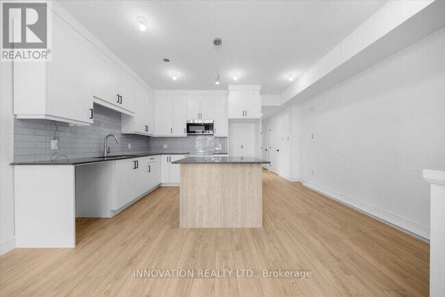 Photo - 486-1 Wentworth Ave