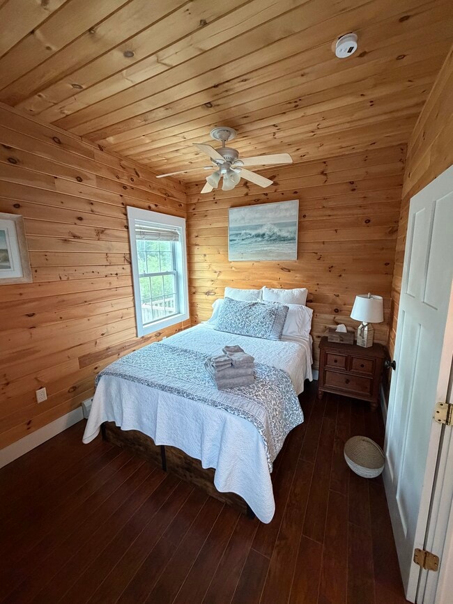 302 Pine Point Rd Unit 2