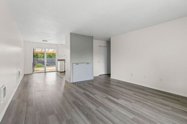 Photo - 885 SE Lambert Cir