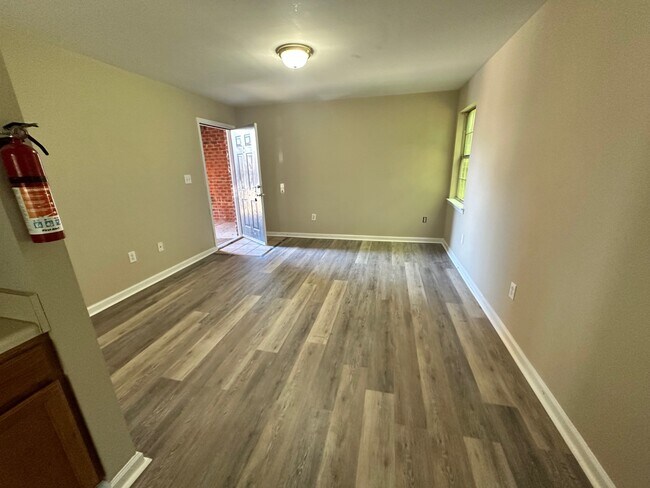 Photo - Creekside Apartments Unit D