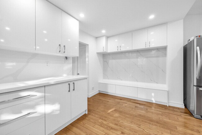 Photo - 1035 Briar Hill Av