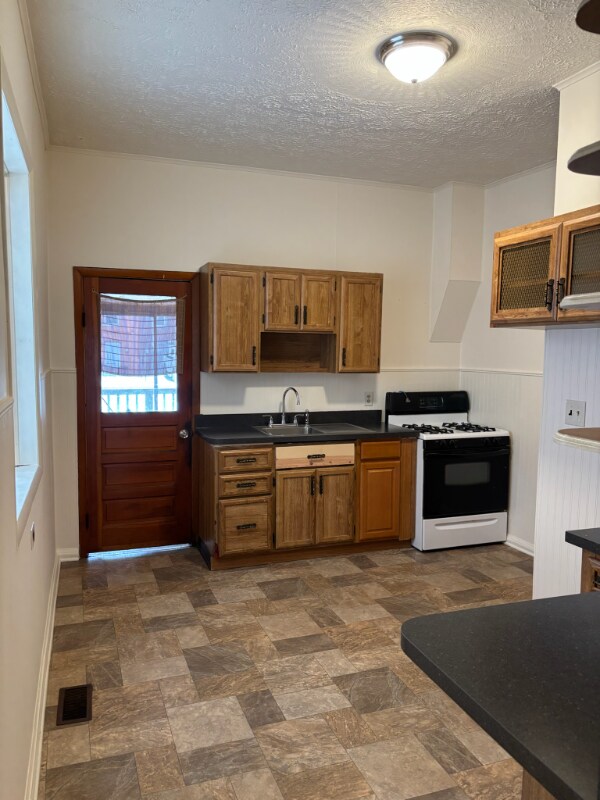 Photo - 3925 Burgoon Rd