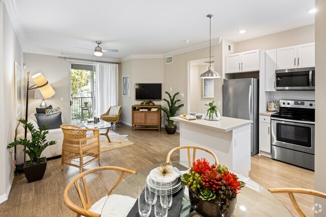 1BR, 1BA - 724SF - Kitchen and Living Room