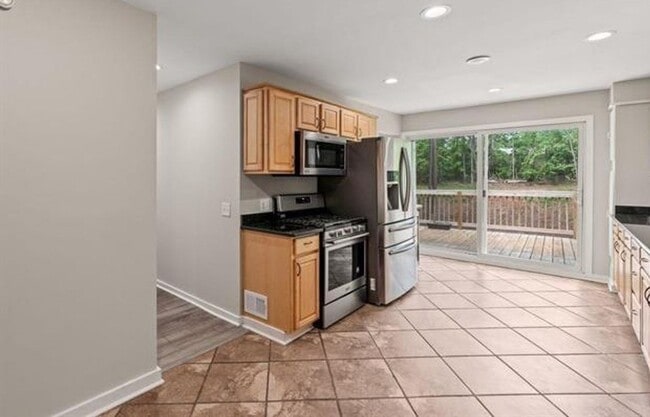 Photo - MULTI-LEVEL CONTEMPORARY HOME NEAR THE SALUDA RIVER