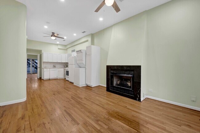 Photo - 1329 N Oakley Blvd Unit 1