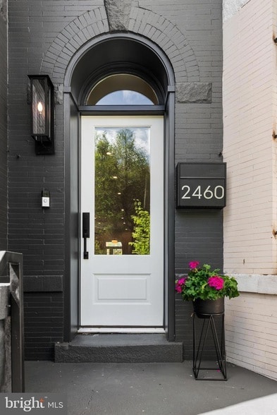 Photo - 2460 Ontario Rd NW