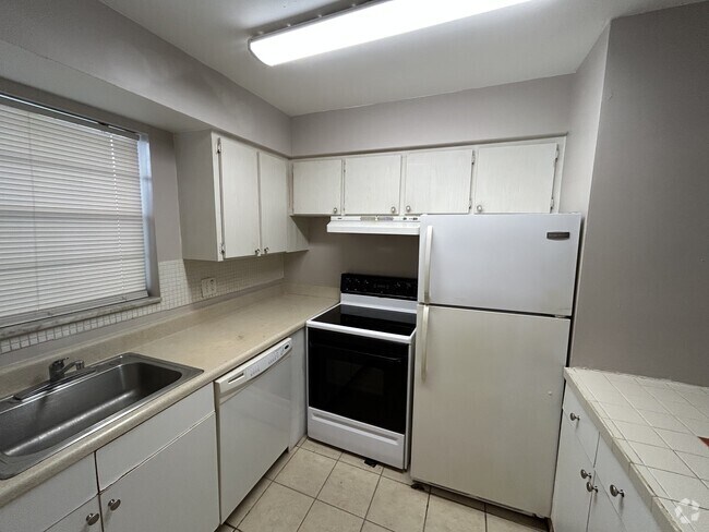Building Photo - 6505 Winfield Blvd Rental